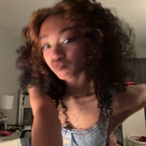 Meet your Posher, Maya